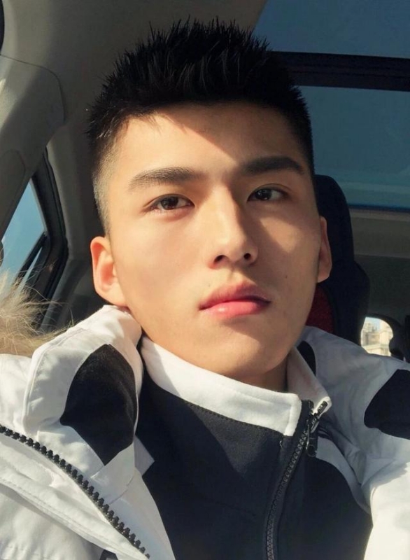 飞翔的第一张照片--潍坊相亲服务中心