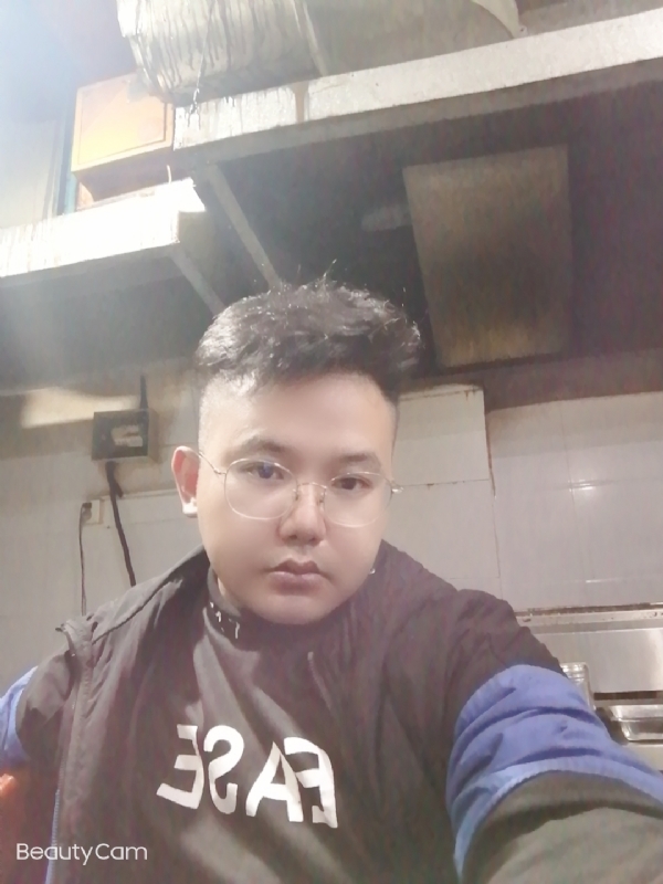 棒哥的第一张照片--潍坊相亲服务中心