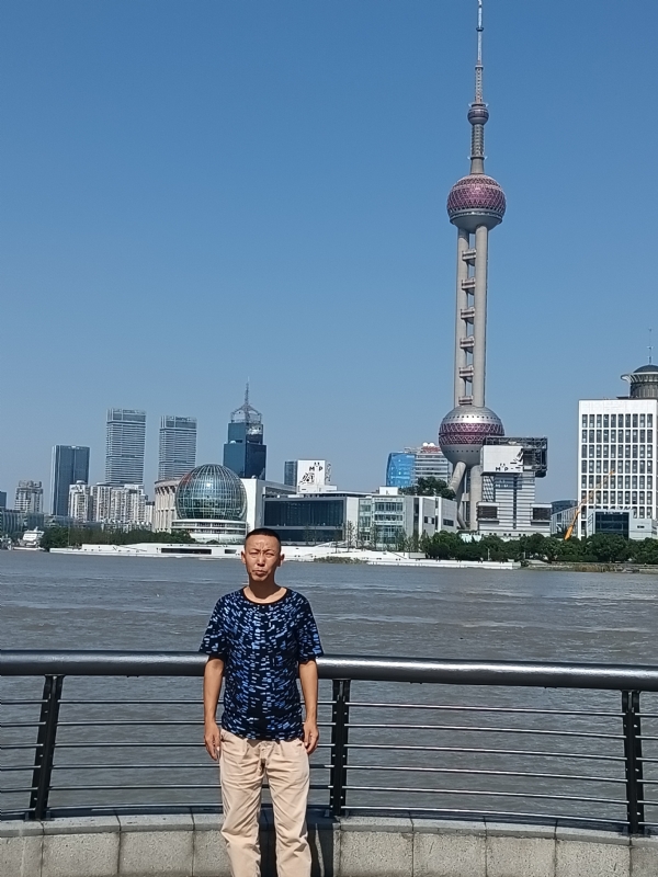 伪装浪漫的第一张照片--潍坊相亲服务中心