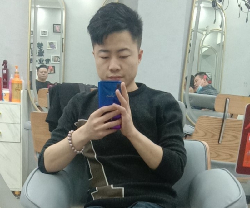 无法自拔的第一张照片--潍坊相亲服务中心