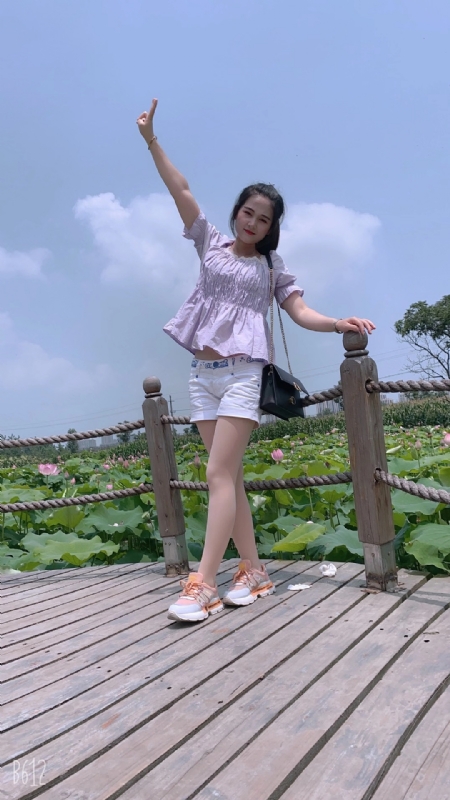 秋水伊人的第一张照片--潍坊相亲服务中心