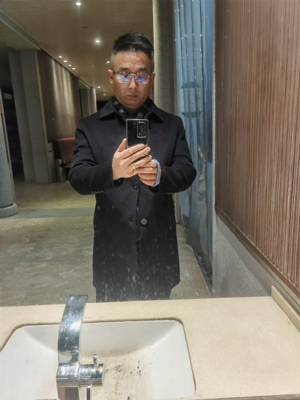 孤独尘埃的第一张照片--潍坊相亲服务中心