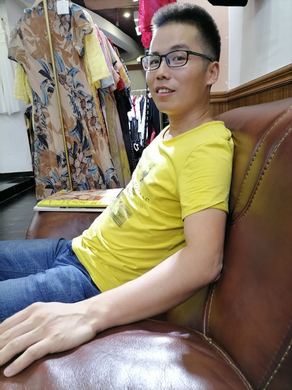 汪顺鹏的第一张照片--潍坊相亲服务中心