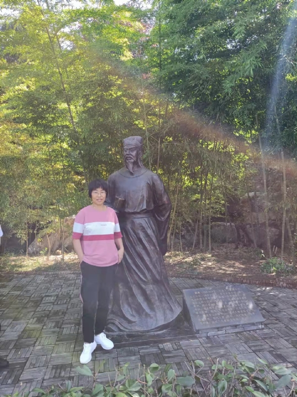 秋天的菊花的第一张照片--潍坊相亲服务中心