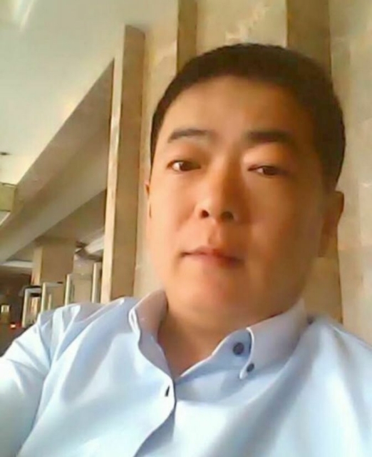 落叶随风的第一张照片--潍坊相亲服务中心