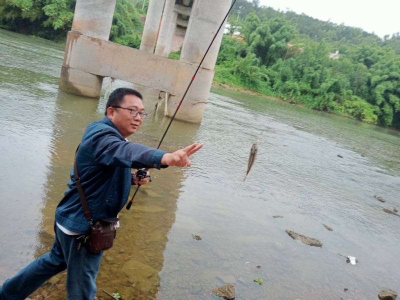 峰的第二张照片--潍坊相亲服务中心