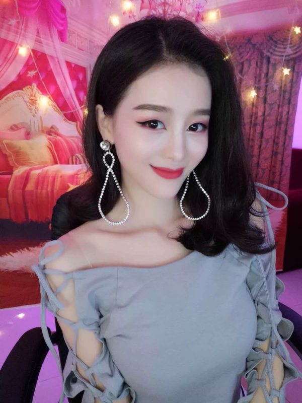 Cici的第三张照片--潍坊相亲服务中心