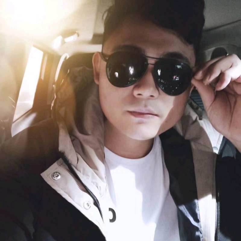 高大威武的第二张照片--潍坊相亲服务中心