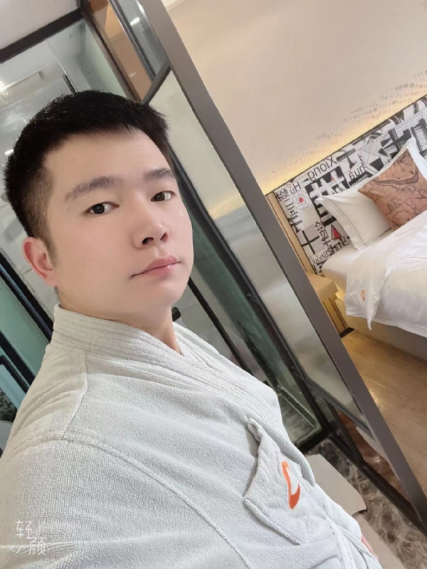 绿帽的第一张照片--潍坊相亲服务中心