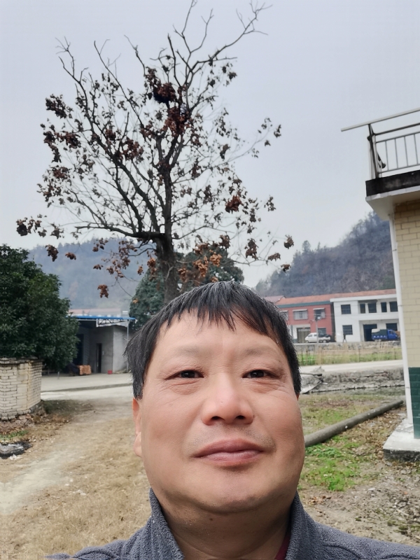 苏众青春冲浪的第一张照片--潍坊相亲服务中心