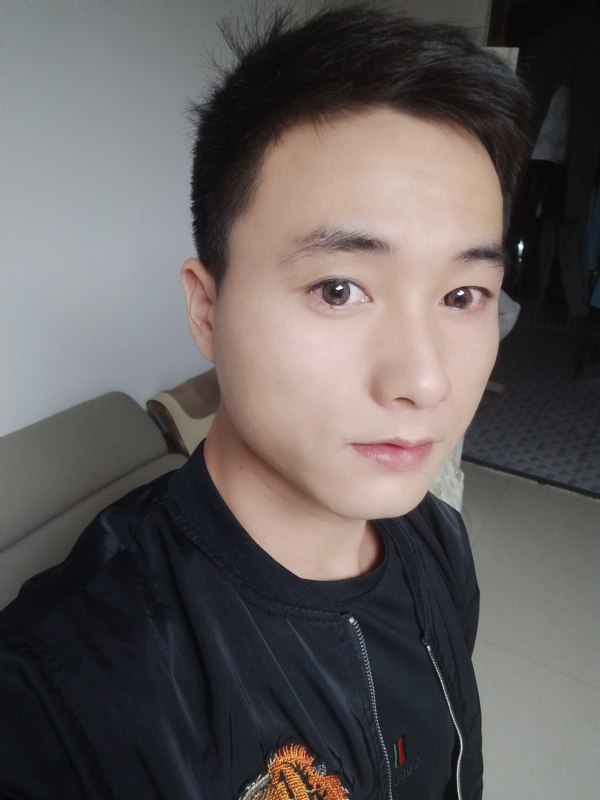 何凡的第三张照片--潍坊相亲服务中心