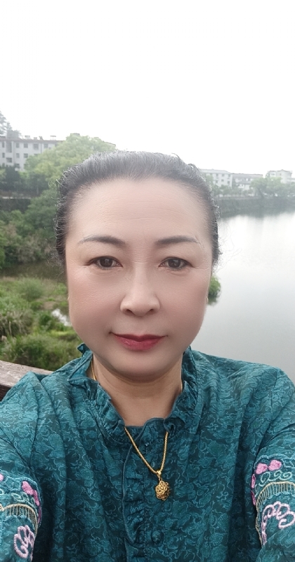 雨中情的第一张照片--潍坊相亲服务中心