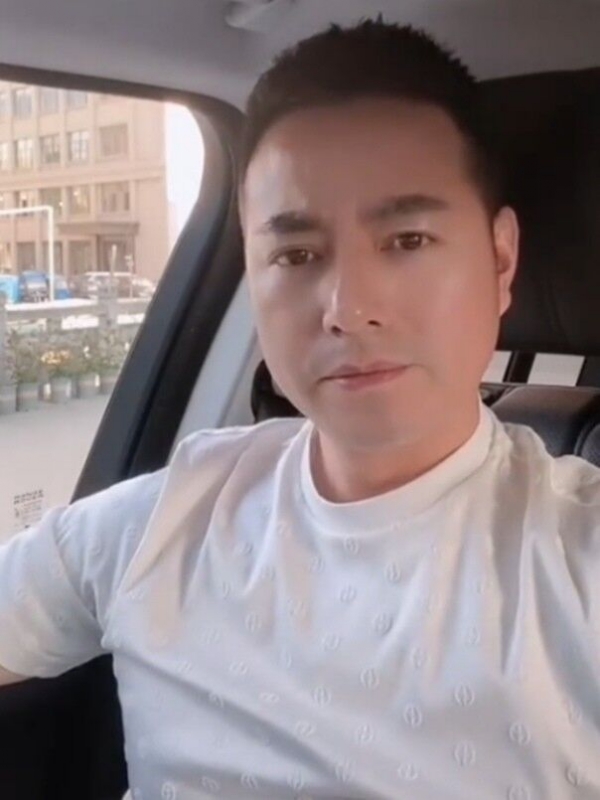 勿忘初心的第一张照片--潍坊相亲服务中心