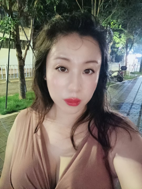 叶子青青的第一张照片--潍坊相亲服务中心