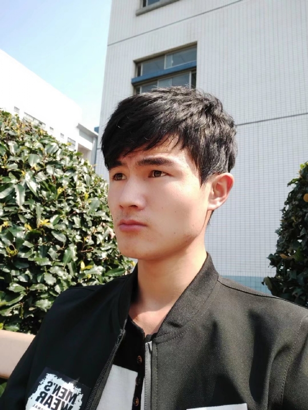 阳光男孩的第四张照片--潍坊相亲服务中心