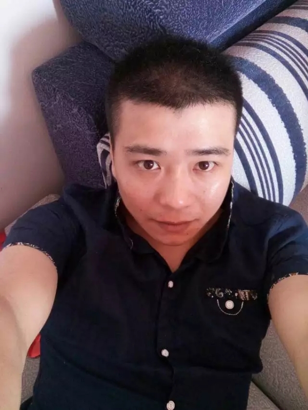 漫步的面包的第一张照片--潍坊相亲服务中心