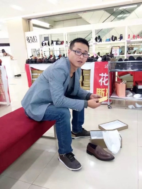 借我你的手的第一张照片--潍坊相亲服务中心