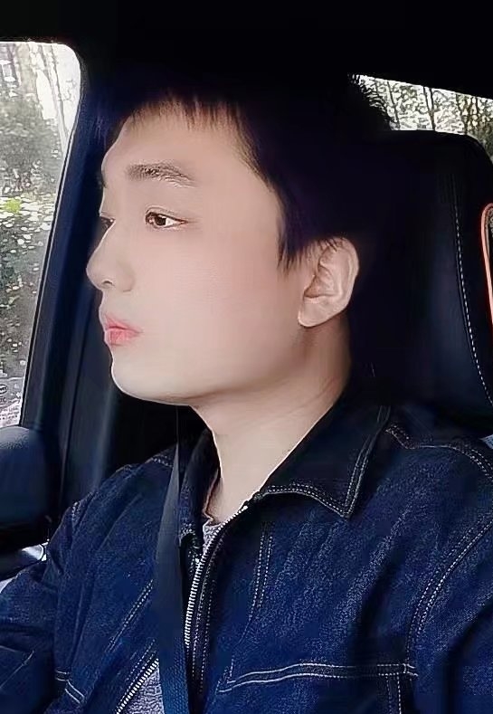 凉锦年的第一张照片--潍坊相亲服务中心