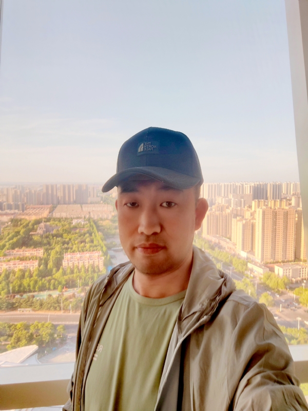 勇攀高峰的第二张照片--潍坊相亲服务中心