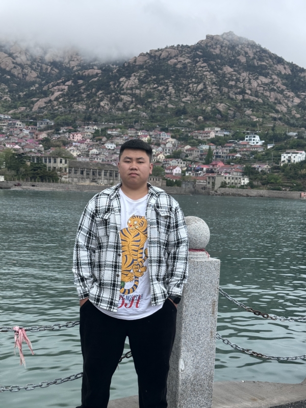 谨慎的第一张照片--潍坊相亲服务中心