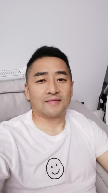 向阳而生的第一张照片--潍坊相亲服务中心