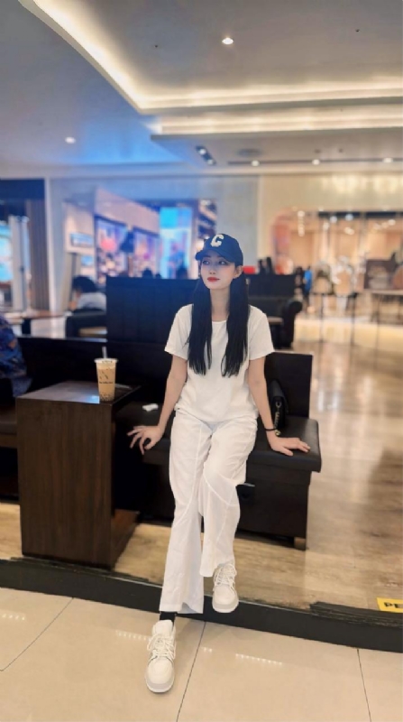 卖火柴的小女孩的第一张照片--潍坊相亲服务中心