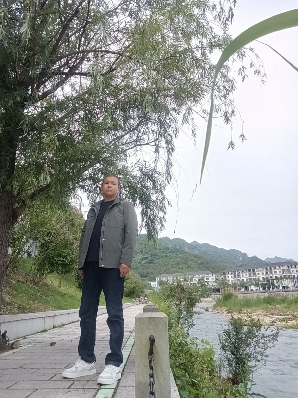 飞雪飘零的第一张照片--潍坊相亲服务中心