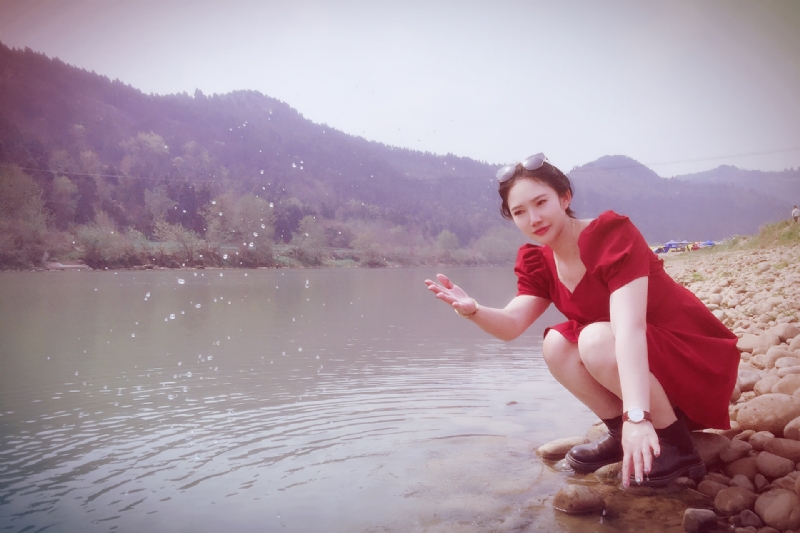 守候阳光的第一张照片--潍坊相亲服务中心