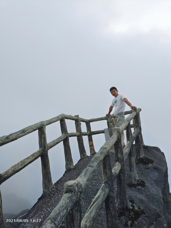 灰色轨迹的第一张照片--潍坊相亲服务中心