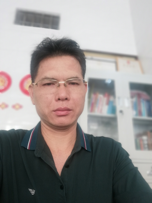 后视镜的第二张照片--潍坊相亲服务中心