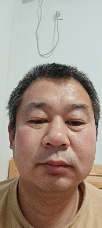 龙万的第一张照片--潍坊相亲服务中心