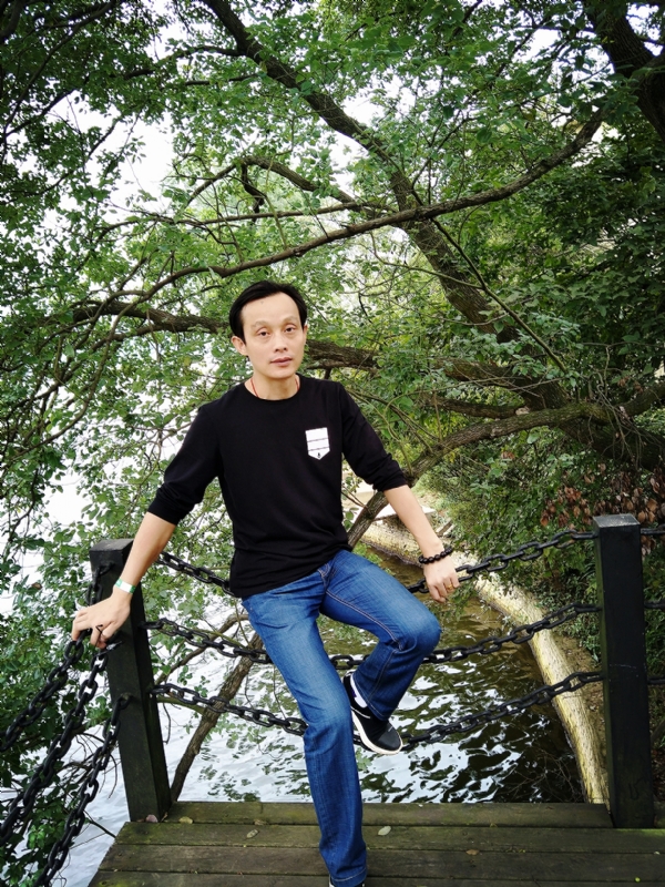 易进的第一张照片--潍坊相亲服务中心