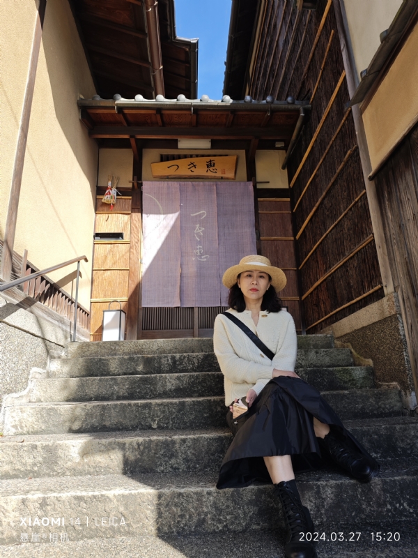 踱着方步的猫小姐的第一张照片--潍坊相亲服务中心