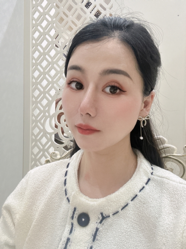 金莉的第一张照片--潍坊相亲服务中心