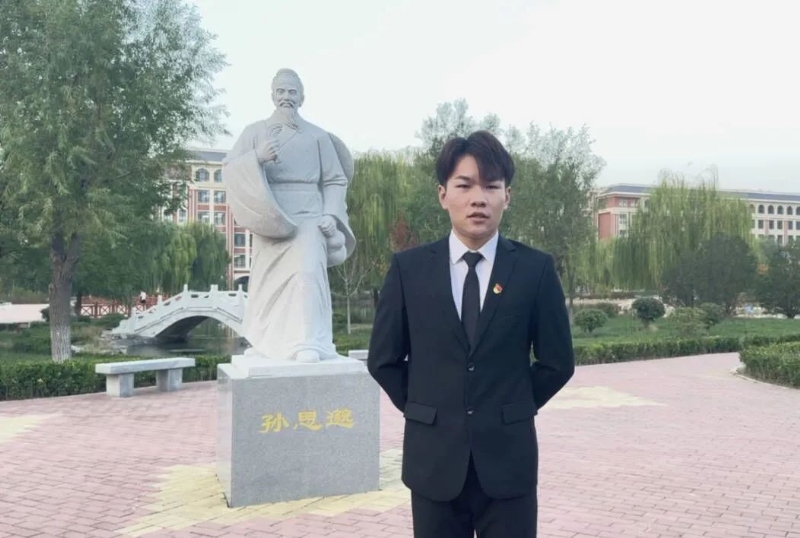 尚明月的第一张照片--潍坊相亲服务中心