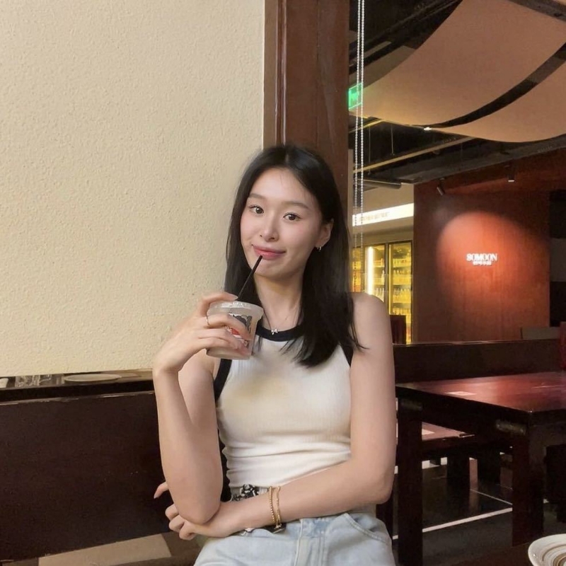 羽毛的第一张照片--潍坊相亲服务中心