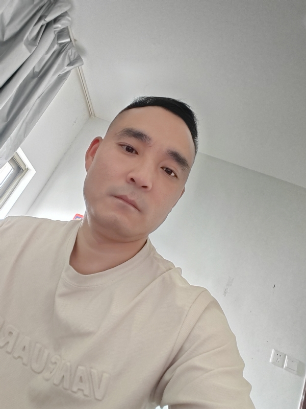 小锋的第一张照片--潍坊相亲服务中心