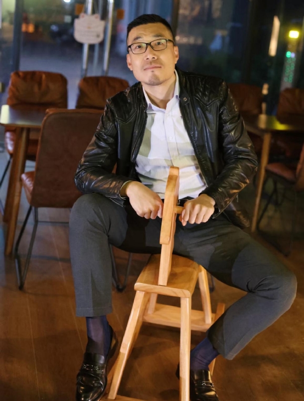 Lee的第一张照片--潍坊相亲服务中心