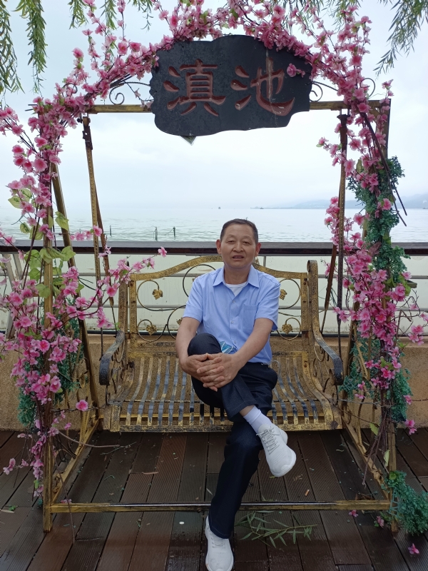 奋斗的第二张照片--潍坊相亲服务中心