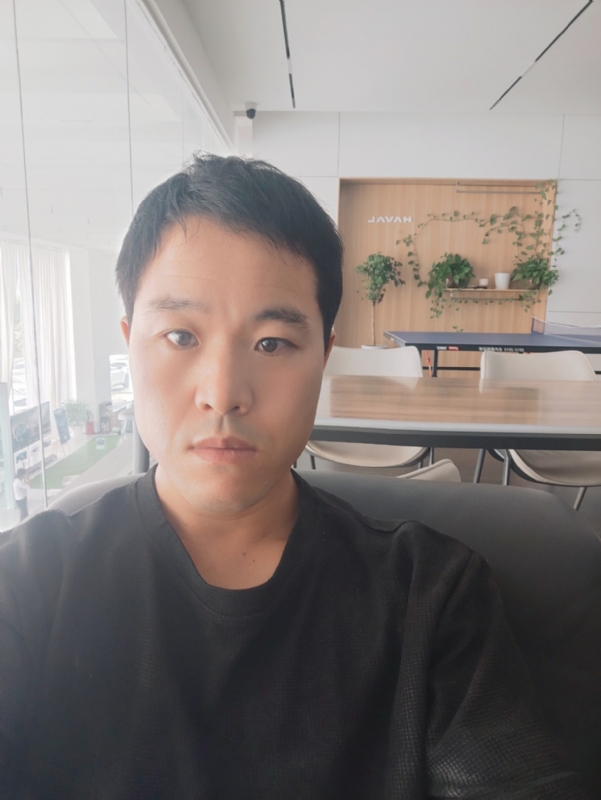 吊挂看风景的第一张照片--潍坊相亲服务中心