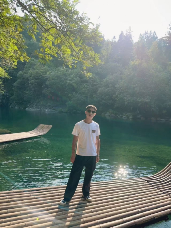 林言的第三张照片--潍坊相亲服务中心