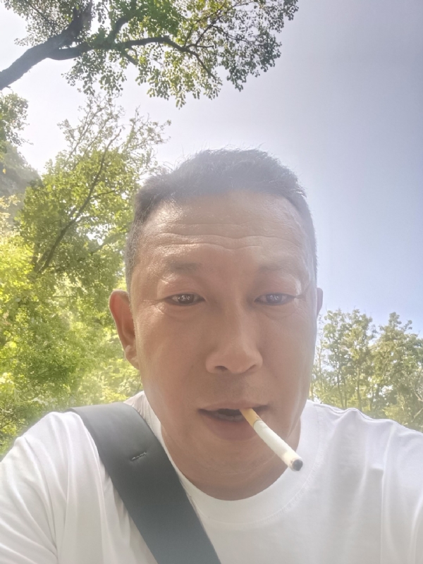 中年大叔的第一张照片--潍坊相亲服务中心